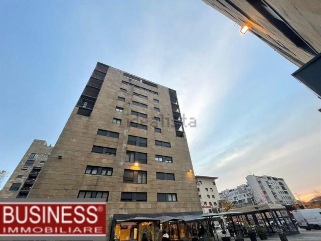 Appartamento in affitto a Municipio 9, Milano