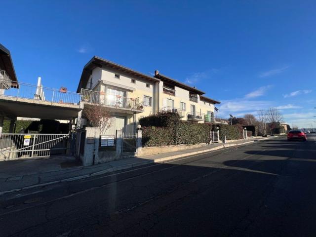 Appartamento in affitto a Oneda, Sesto Calende