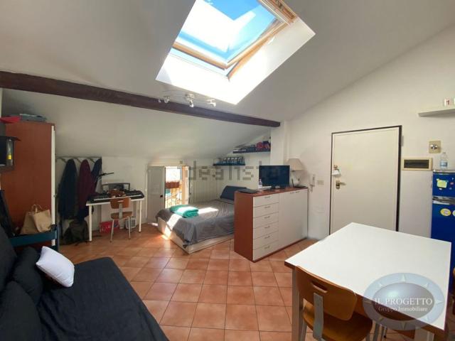 Appartamento in affitto a Santo Stefano, Bologna