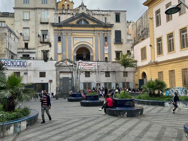 Appartamento in affitto a Municipalità 2, Campania