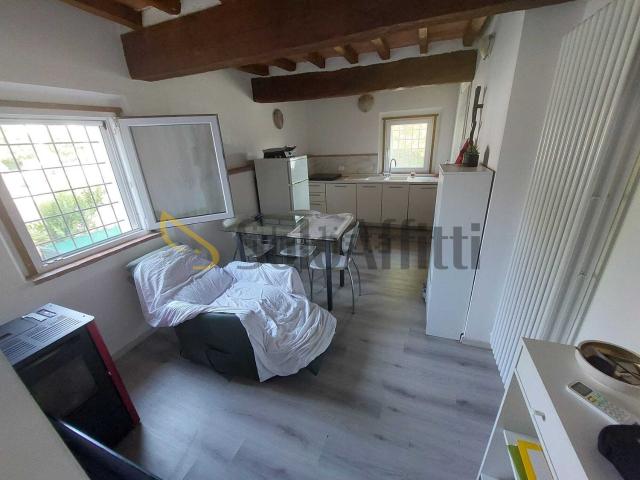 Appartamento in affitto a Tresinaro - Secchia, Re