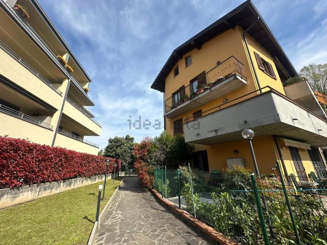 Appartamento in affitto a Cazzaniga, Monza