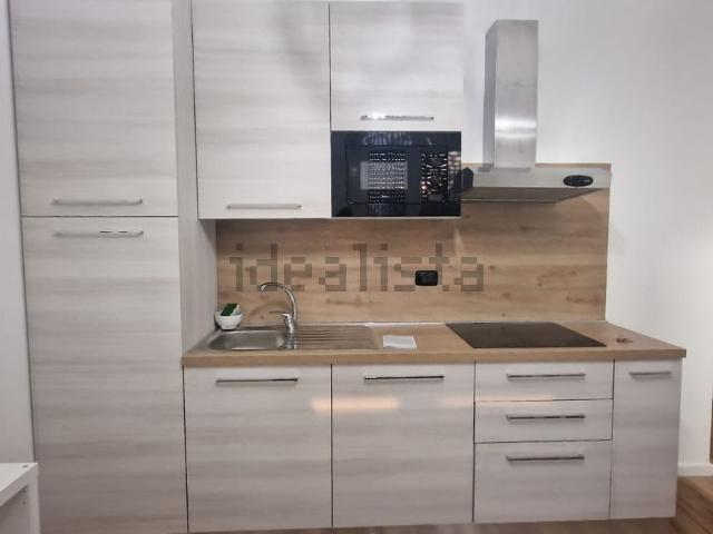 Appartamento in affitto a Lorenteggio, Milano