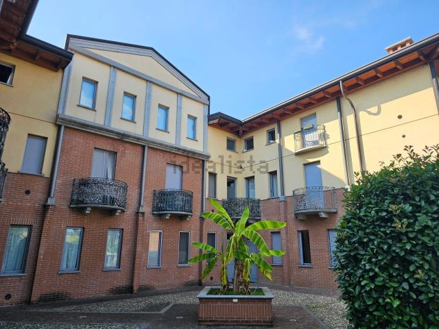 Appartamento in affitto a Meda, Lombardia