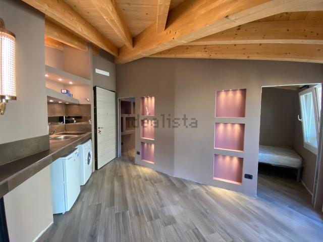 Appartamento in affitto a Municipio 9, Milano