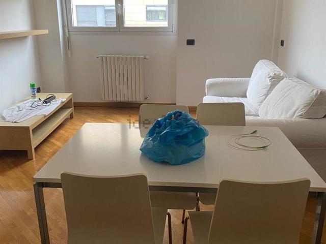 Appartamento in affitto a Municipio 9, Milano