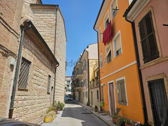 Appartamento in affitto a Marche, Macerata
