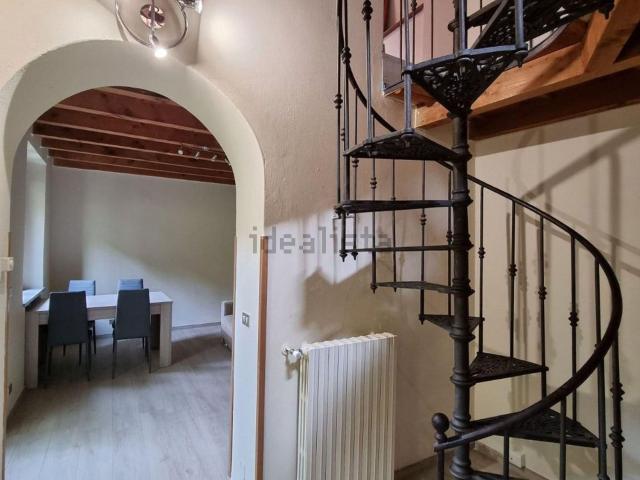 Appartamento in affitto a Arona, Novara