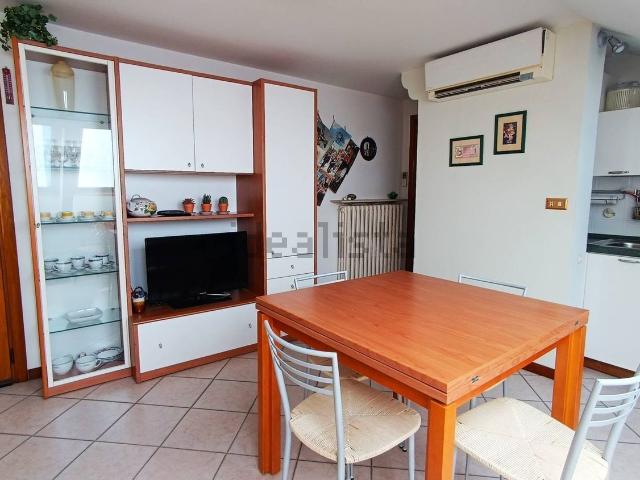 Appartamento in affitto a Sentina, Marche