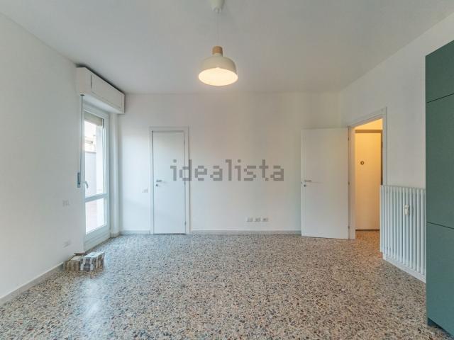 Appartamento in affitto a Municipio 4, Milano