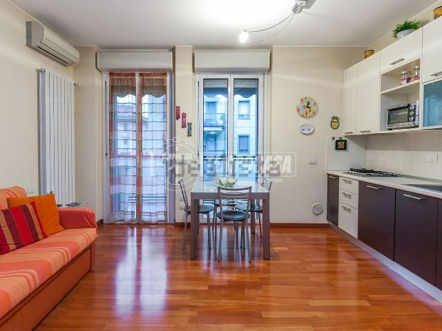 Appartamento in affitto a Municipio 9, Milano