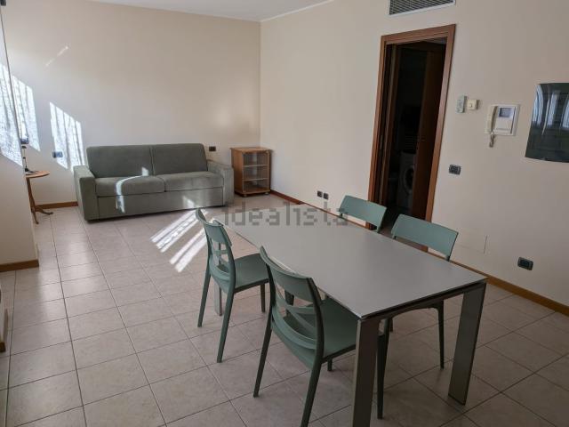 Appartamento in affitto a Municipio 9, Milano