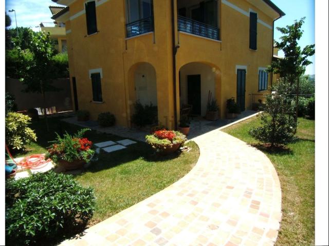 Appartamento in affitto a Marche, Pesaro E Urbino