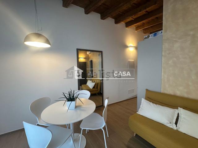 Appartamento in affitto a Municipio 1, Milano