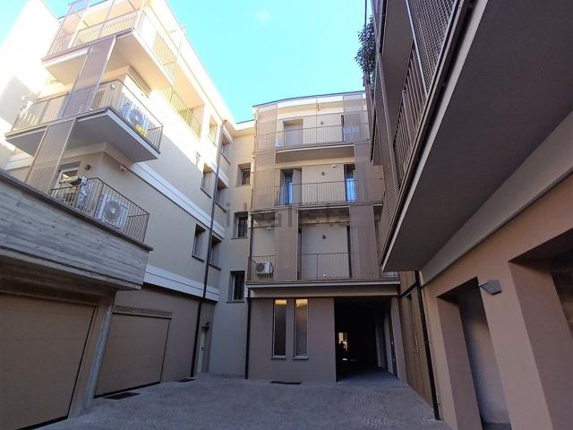 Appartamento in affitto a Zona Castello, Cremona