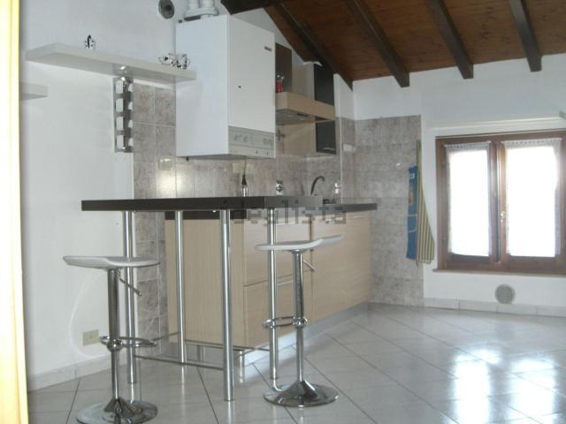 Appartamento in affitto a Sant'Agostino città-Porta Castello, Re