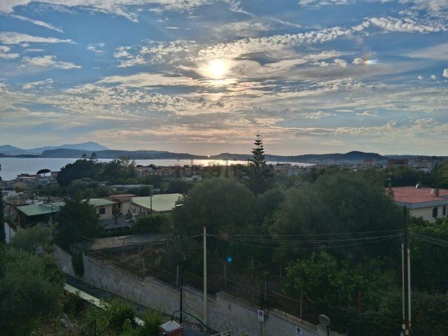 Appartamento in affitto a Pisciarelli, Pozzuoli