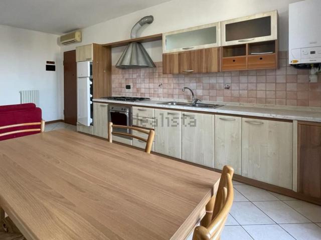 Appartamento in affitto a Borgo Veneto, Saletto