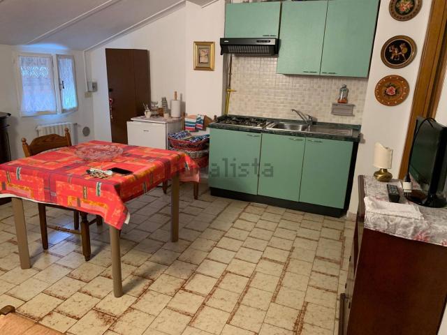 Attico in affitto a San Francesco-Giardini Pubblici, Re