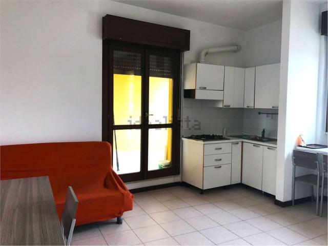 Appartamento in affitto a Municipio 9, Milano