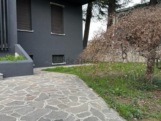 Appartamento in affitto a Muggiò, Lombardia