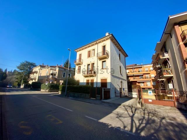 Appartamento in affitto a Est, Brenzone