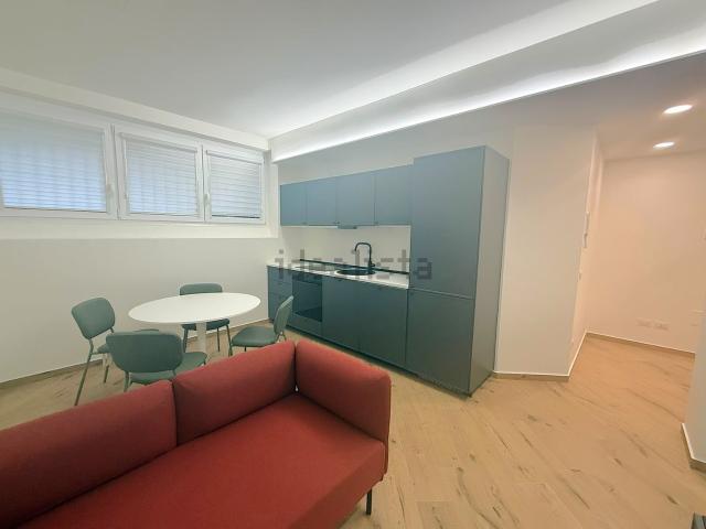 Appartamento in affitto a Municipio 6, Milano