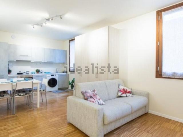 Appartamento in affitto a Municipio 6, Milano