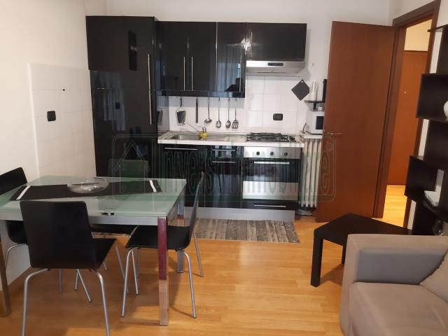 Appartamento in affitto a Municipio 6, Milano