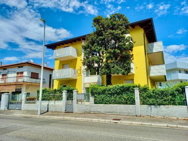 Appartamento in affitto a Rizzi, Reana Del Roiale
