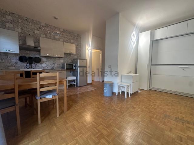 Appartamento in affitto a Municipio 6, Milano