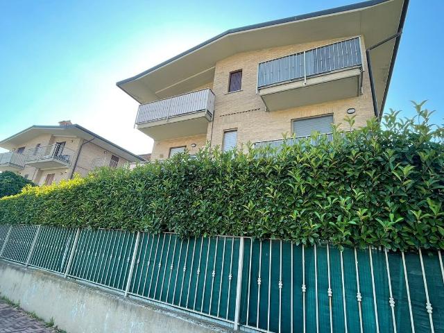 Appartamento in affitto a Verano Brianza, Lombardia