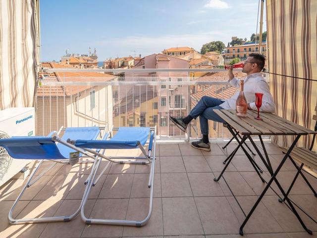 Appartamento in affitto a Borgo Marina, Imperia
