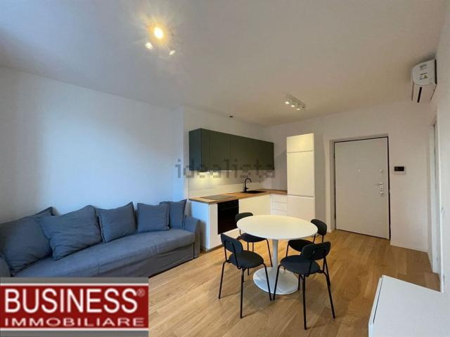 Appartamento in affitto a Municipio 9, Milano