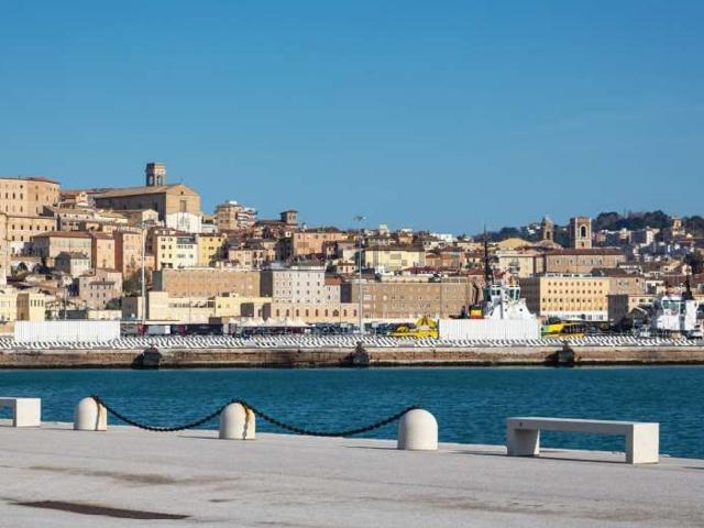 Appartamento in affitto a Capodimonte, Marche