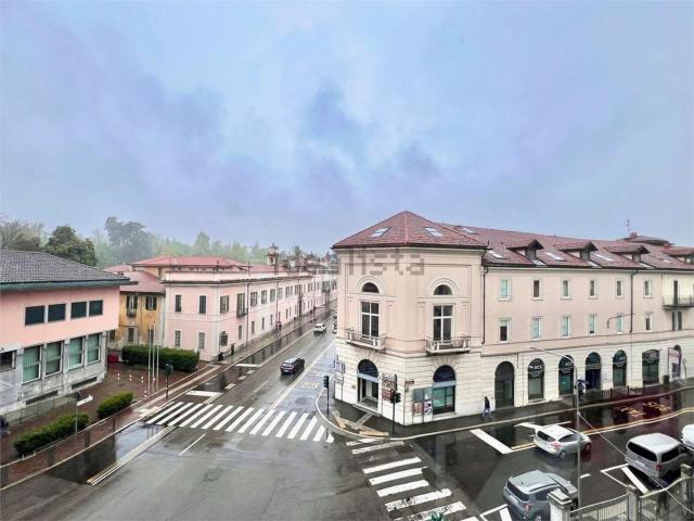 Appartamento in affitto a Biumo Superiore, Varese
