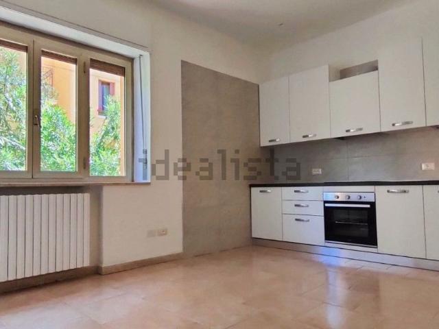 Appartamento in affitto a Est, Brenzone