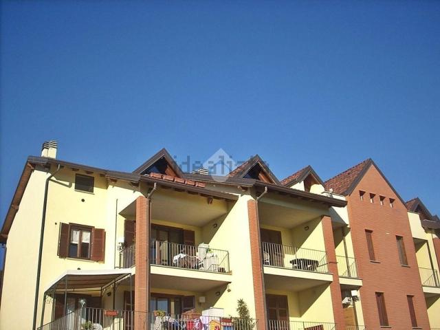 Appartamento in affitto a Mercallo, Lombardia