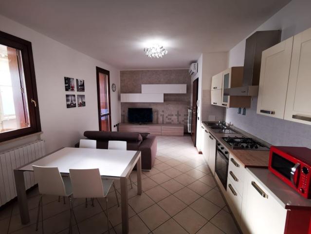 Appartamento in affitto a Eremo, Curtatone