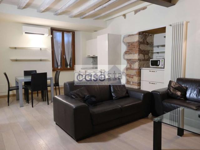 Appartamento in affitto a Centro storico, Brenzone
