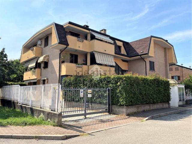 Appartamento in affitto a Solaro, Lombardia
