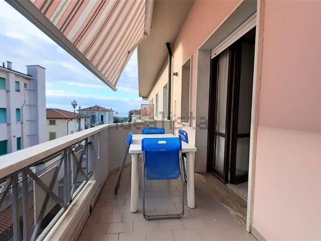 Attico in affitto a Marina di Massa, Marina Di Massa