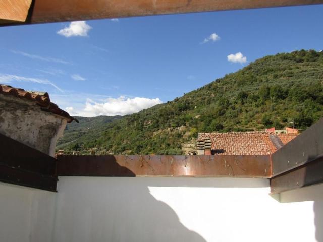 Appartamento in affitto a Apricale, Liguria
