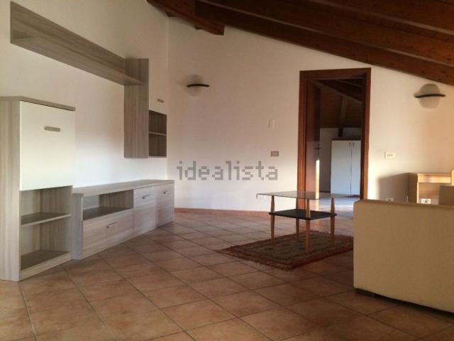 Appartamento in affitto a Roncina, Re