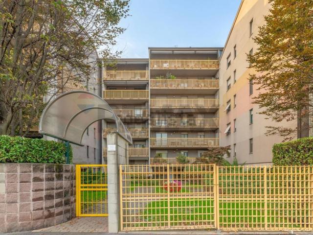 Appartamento in affitto a Rho, Lombardia