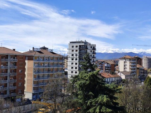 Appartamento in affitto a Leumann, Piemonte