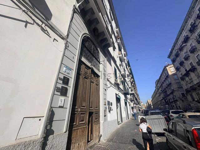 Appartamento in affitto a Municipalità 4, Campania