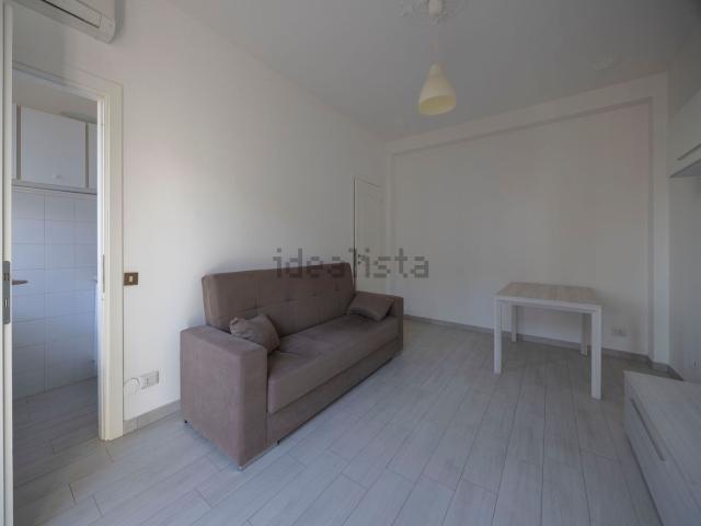 Appartamento in affitto a Municipio 7, Milano