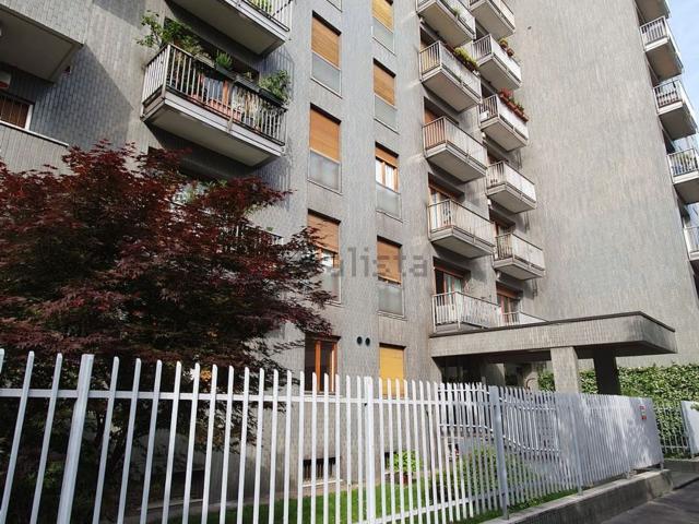 Appartamento in affitto a Municipio 8 di Milano, Milano