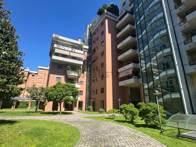 Appartamento in affitto a Municipio 6, Milano